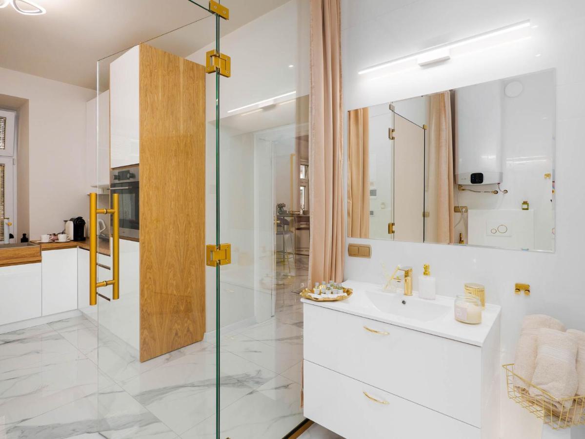 Apartament Gold Aleja Nmp 8 - Free Parking Czestochowa Luaran gambar