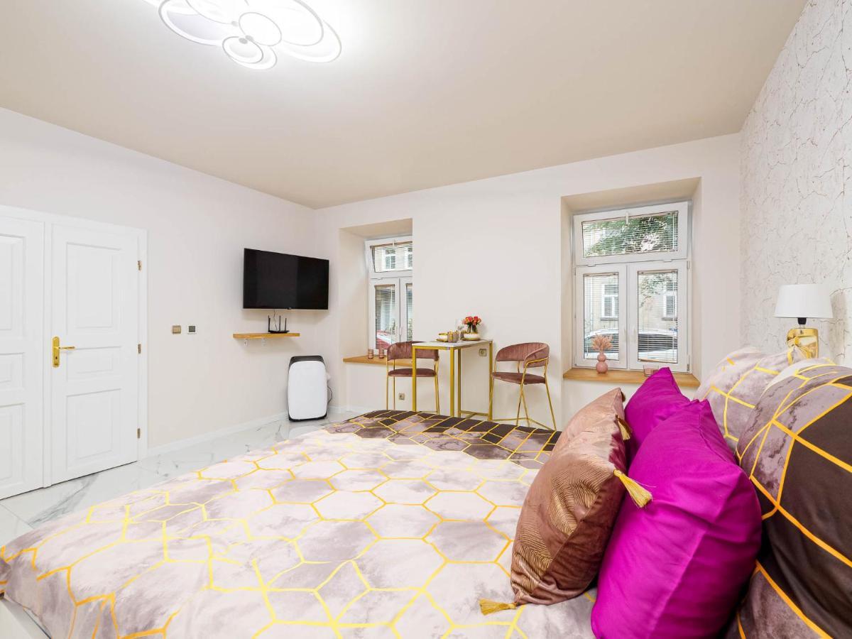 Apartament Gold Aleja Nmp 8 - Free Parking Czestochowa Luaran gambar