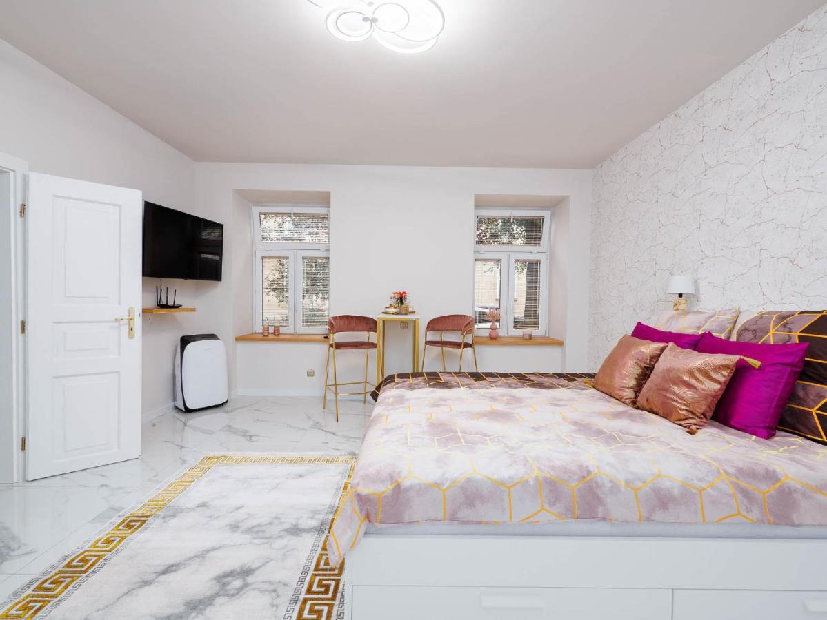 Apartament Gold Aleja Nmp 8 - Free Parking Czestochowa Luaran gambar