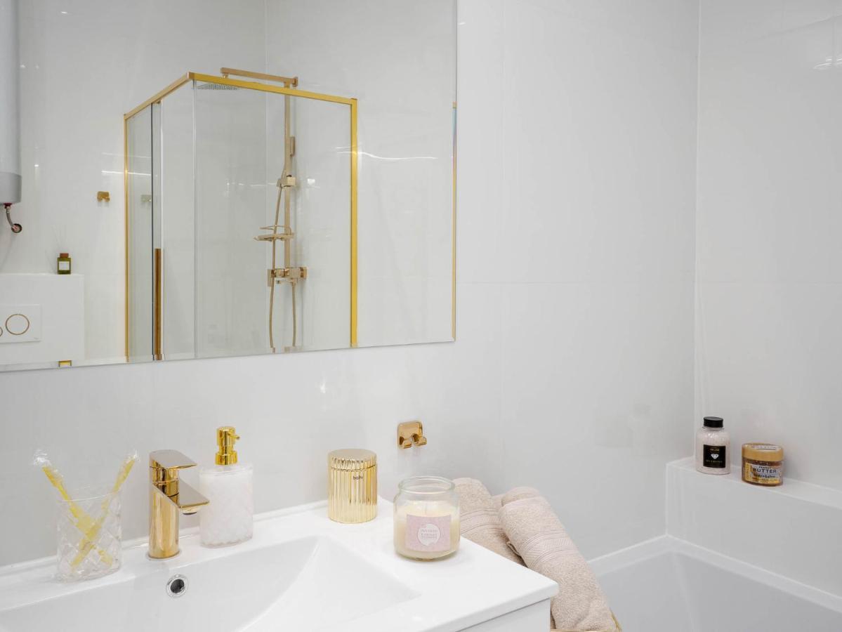 Apartament Gold Aleja Nmp 8 - Free Parking Czestochowa Luaran gambar