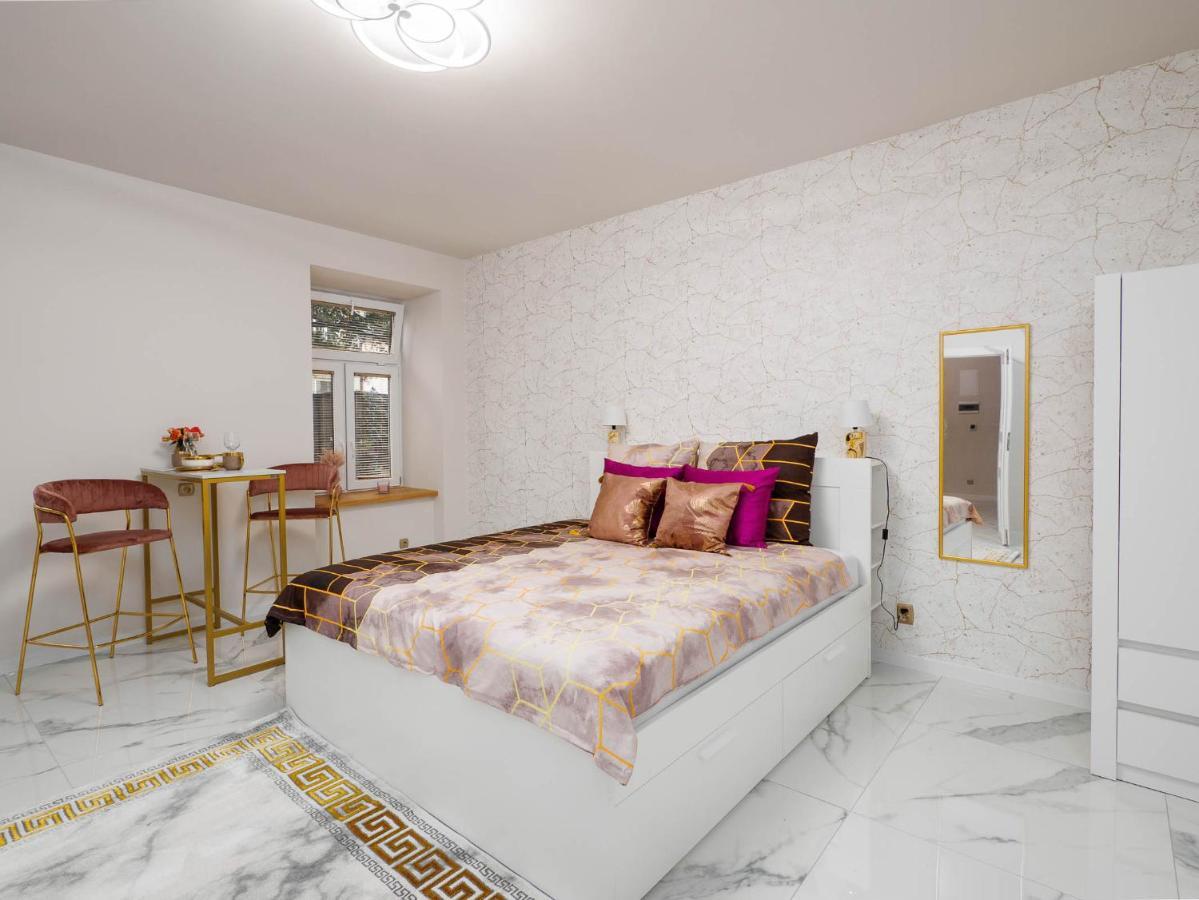 Apartament Gold Aleja Nmp 8 - Free Parking Czestochowa Luaran gambar
